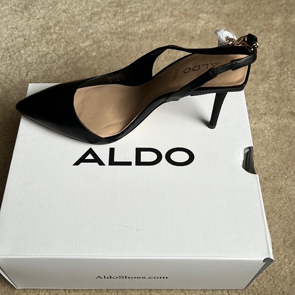 Also heels - Picture 4 of 8